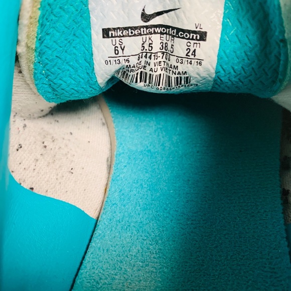 Nike Magista Youth Soccer Cleats — Size 6 - Picture 5 of 7